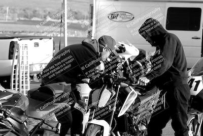 media/Nov-28-2022-Moto Forza (Mon) [[c5a51e62ca]]/Around the Pits/